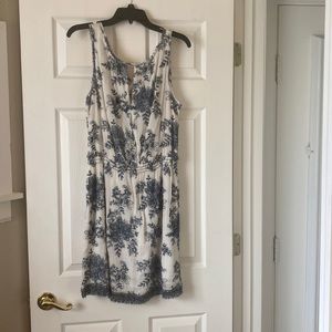 Chelsea & Violet white and Navy open back Mykonos dress